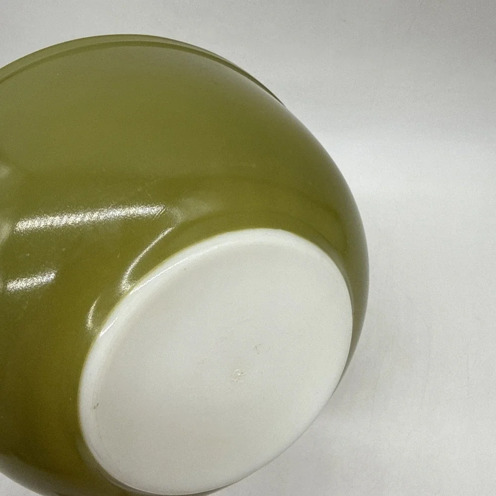 Vintage Pyrex Avocado Green 403 Mixing Bowl 2.5 QT